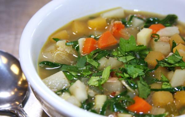 طرز تهیه سوپ شلغم برای سرماخوردگی و گلودرد طرز تهیه سوپ شلغم برای سرماخوردگی و گلودرد
