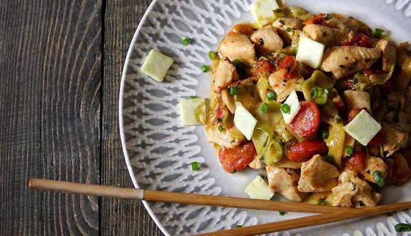 طرز تهیه لینگوئینی کدو سبز (زوکینی) خوشمزه با مرغ